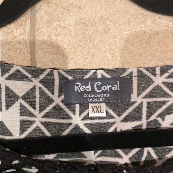 Women’s Dress - Picture 4 of 4